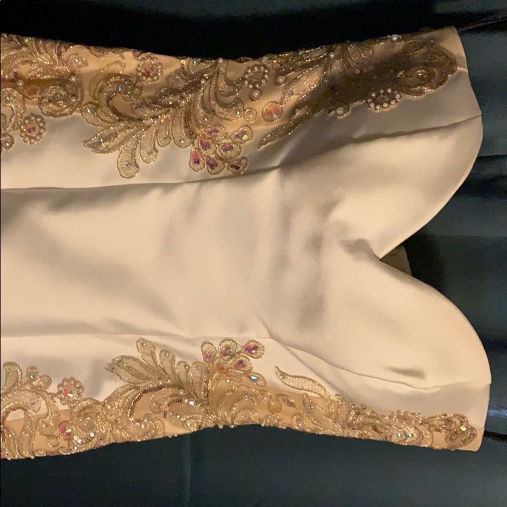 Clothing - Picture 2 of 5